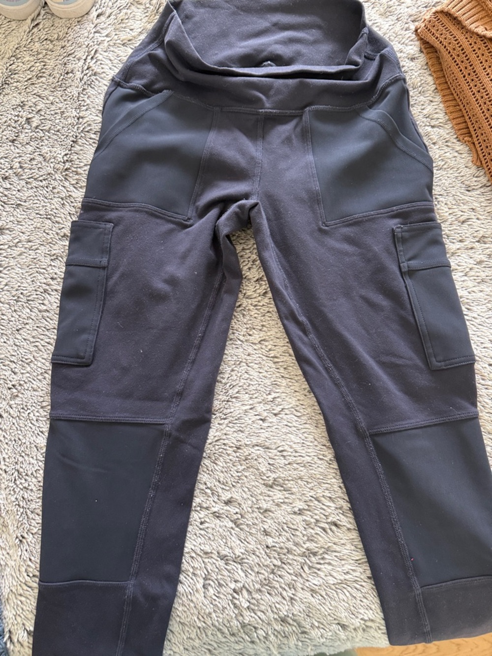 ALO Yoga Black Cargo Pocket Leggings